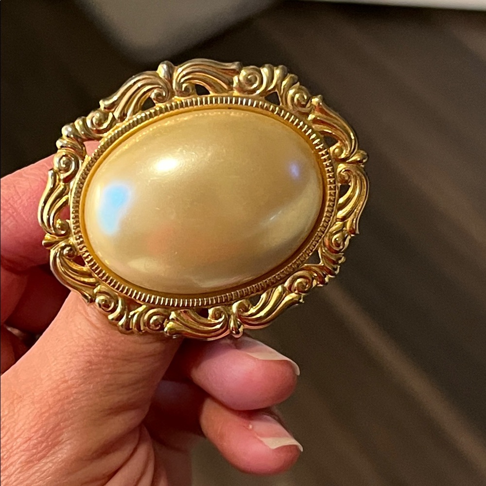 Large Pearl Cameo brooch